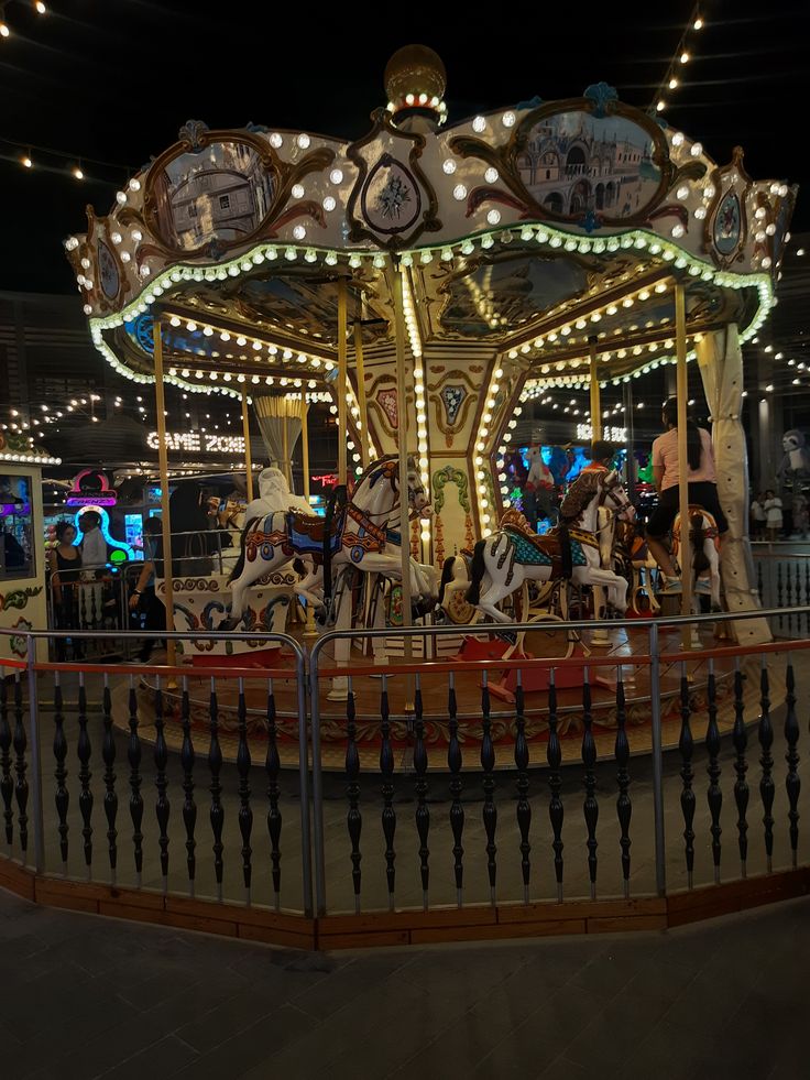 Hand Marry Go Round Rent in Goa for Birthday, Wedding, Corporate Events